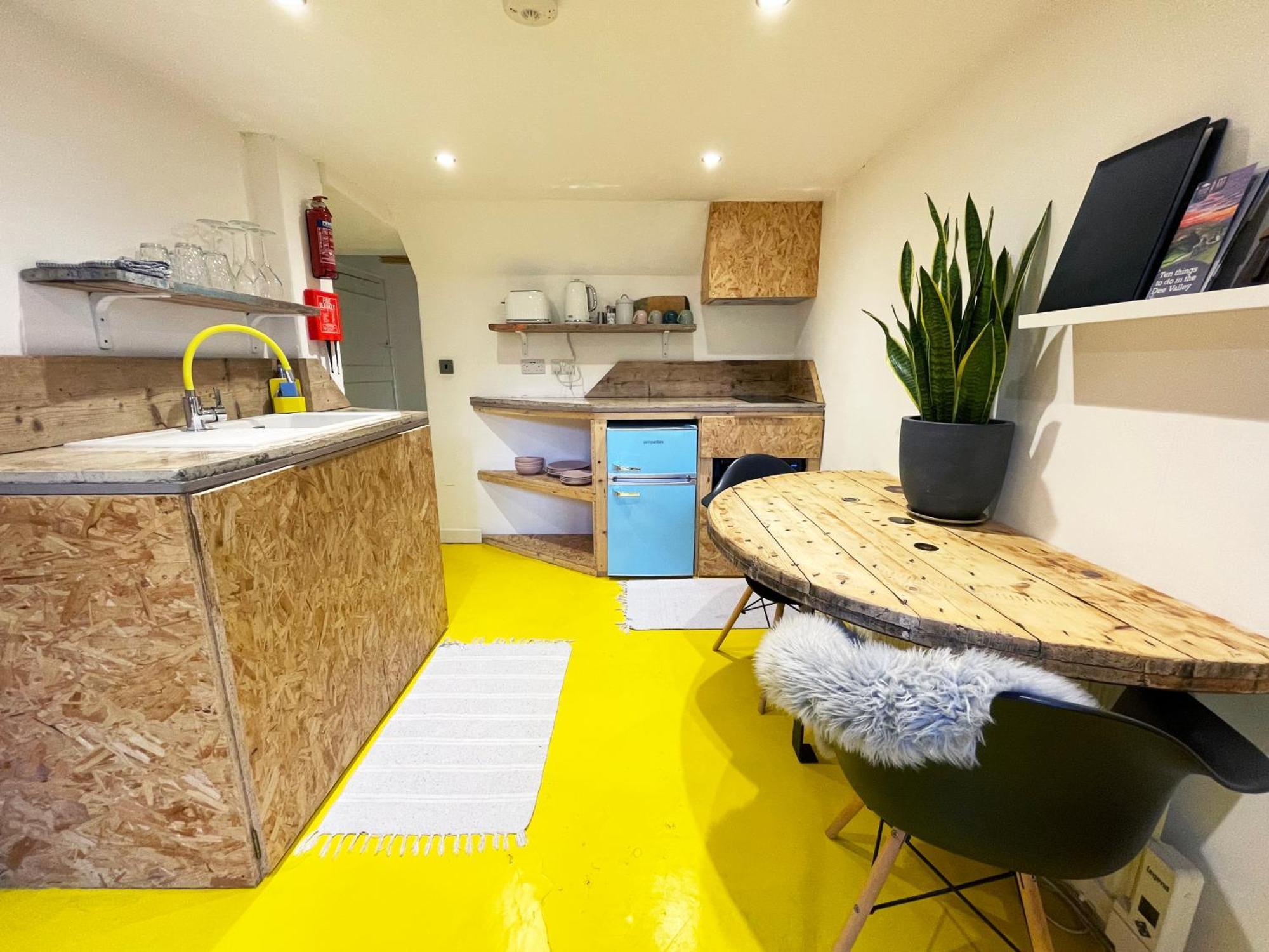 Fern Studio 1 Bedroom Apartment Llangollen Eksteriør bilde